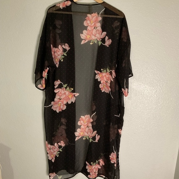 Gilli Kaftan Duster Length 3/4 Sleeve Black Floral One Size Pocket Front - Picture 7 of 8